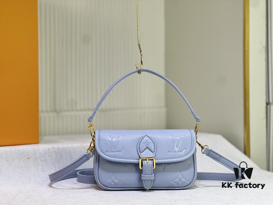 M83300 M45985 Baguette Collection New Diane Handbag