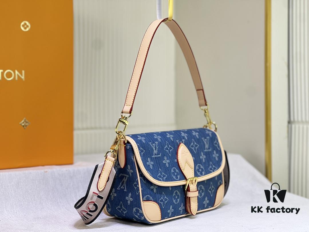M46386 M45985 Denim Baguette Diane Handbag