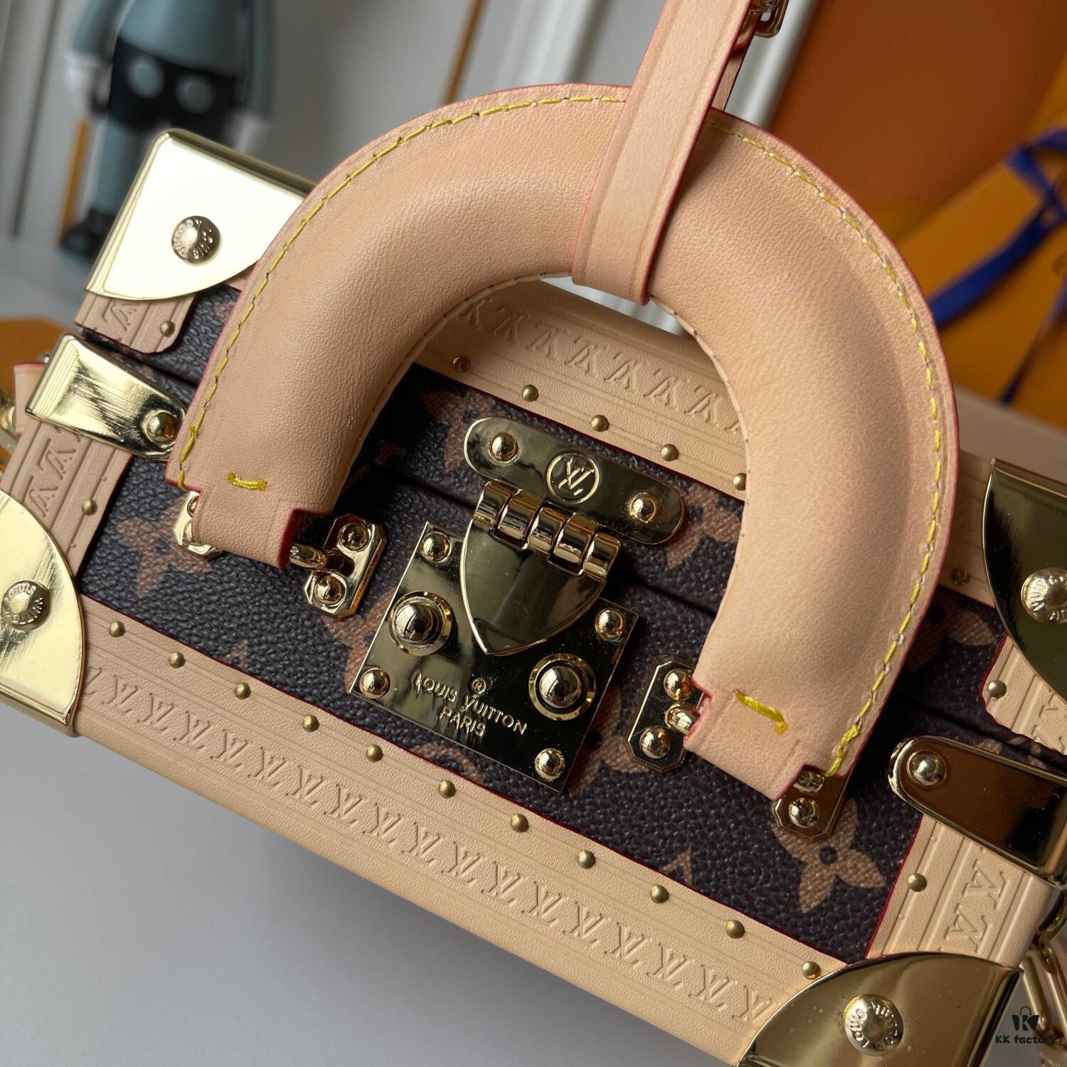 Upgraded M14040 Cherry Mini Square Travel Case