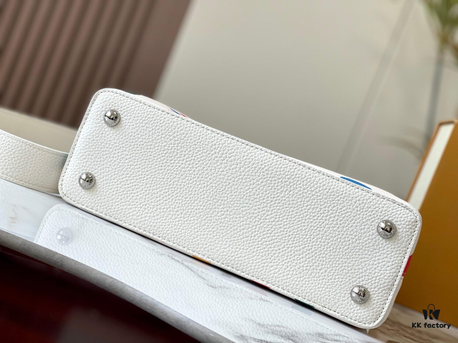 Upgraded M21665 LV x YK Capucines Medium Handbag