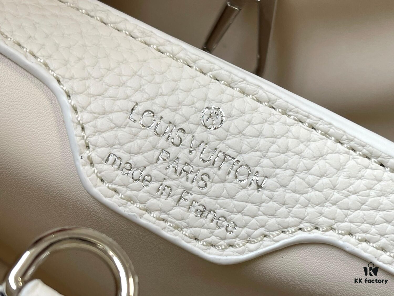 Upgraded M21665 LV x YK Capucines Medium Handbag