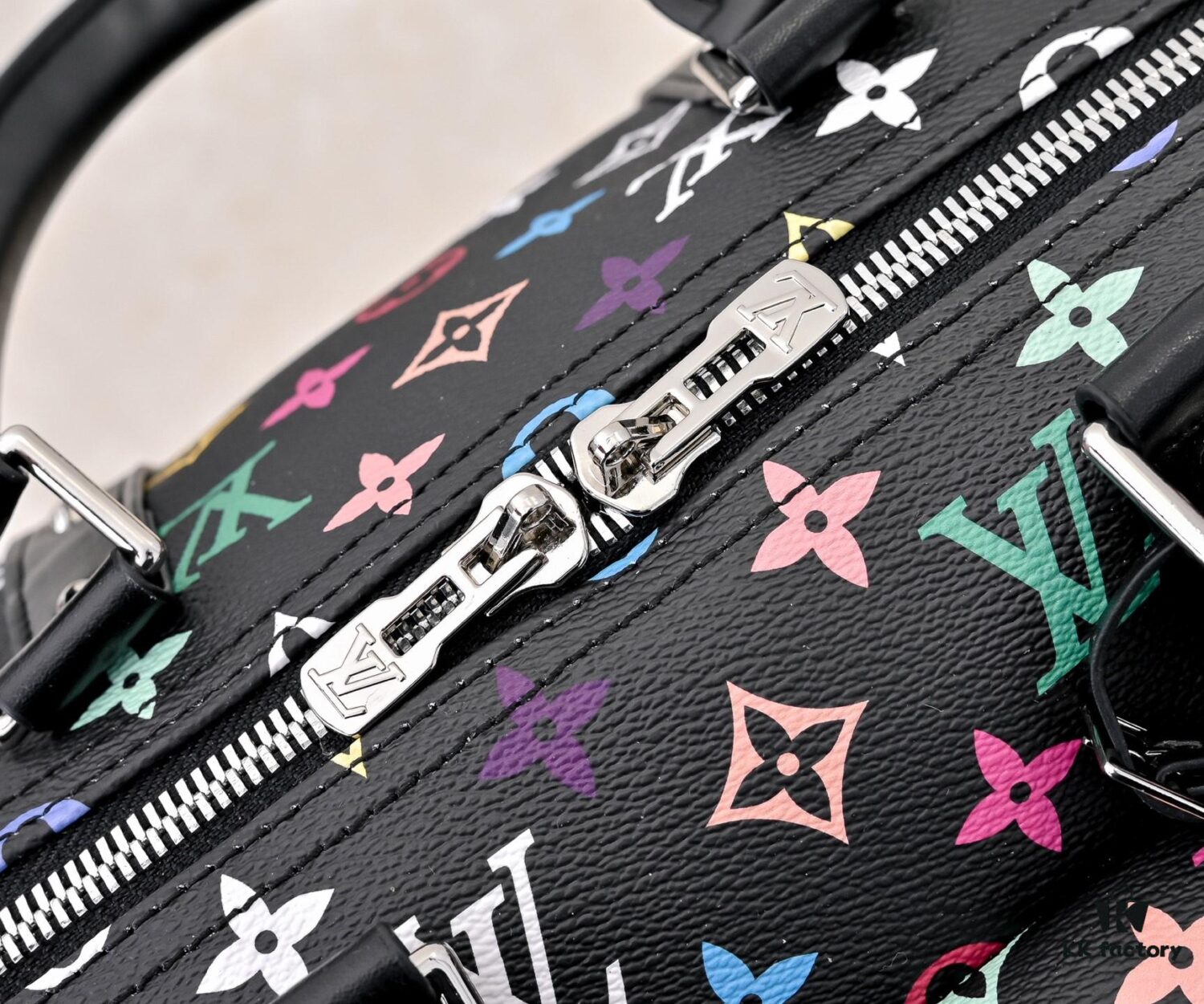 New Arrival M13742 White Color Black Color Travel Bag LV x TM KEEPALL BANDOULIÈRE 45