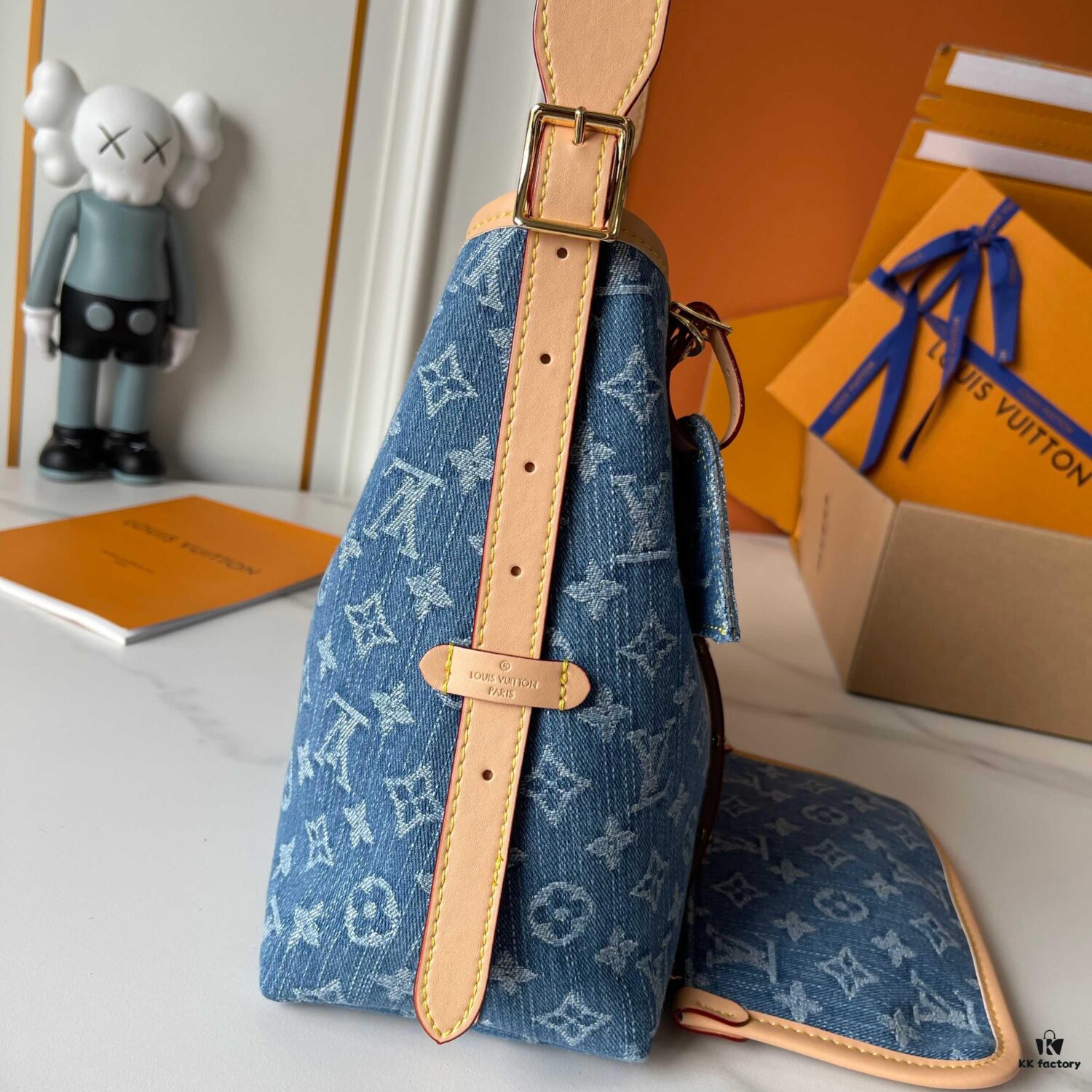 Upgraded Version 180 190 [Original Order Fabric, Original Version Price, Upgraded Quality] M13289 M46197 M46203 M11843 M13014 M24861 M25143 This CarryAll Medium Tote Bag Features the Monogram Denim Pattern from 2005 Printed on Cotton Canvas, Finished with Louis Vuitton's Expert Bleaching Technique for a Washed Effect