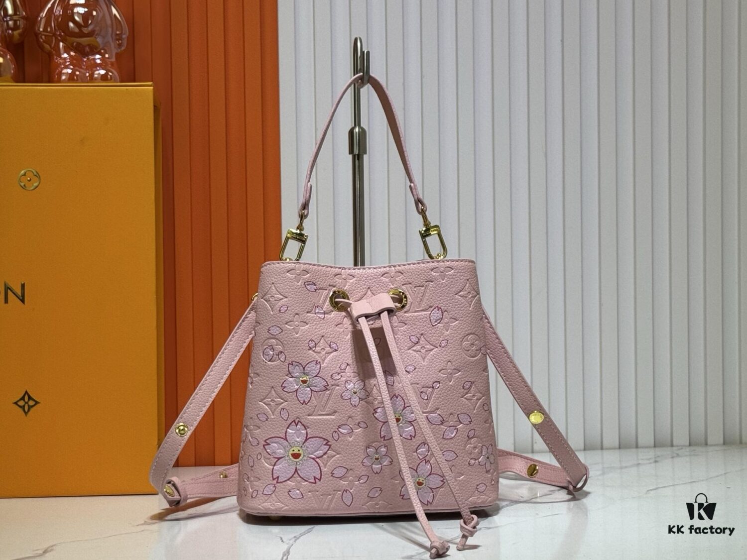 M13676 M44021 NeoNoe BB Bucket Bag from Louis Vuitton × Takashi Murakami Reissue Collection