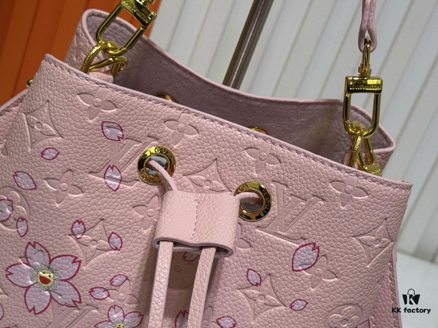 M13676 M44021 NeoNoe BB Bucket Bag from Louis Vuitton × Takashi Murakami Reissue Collection