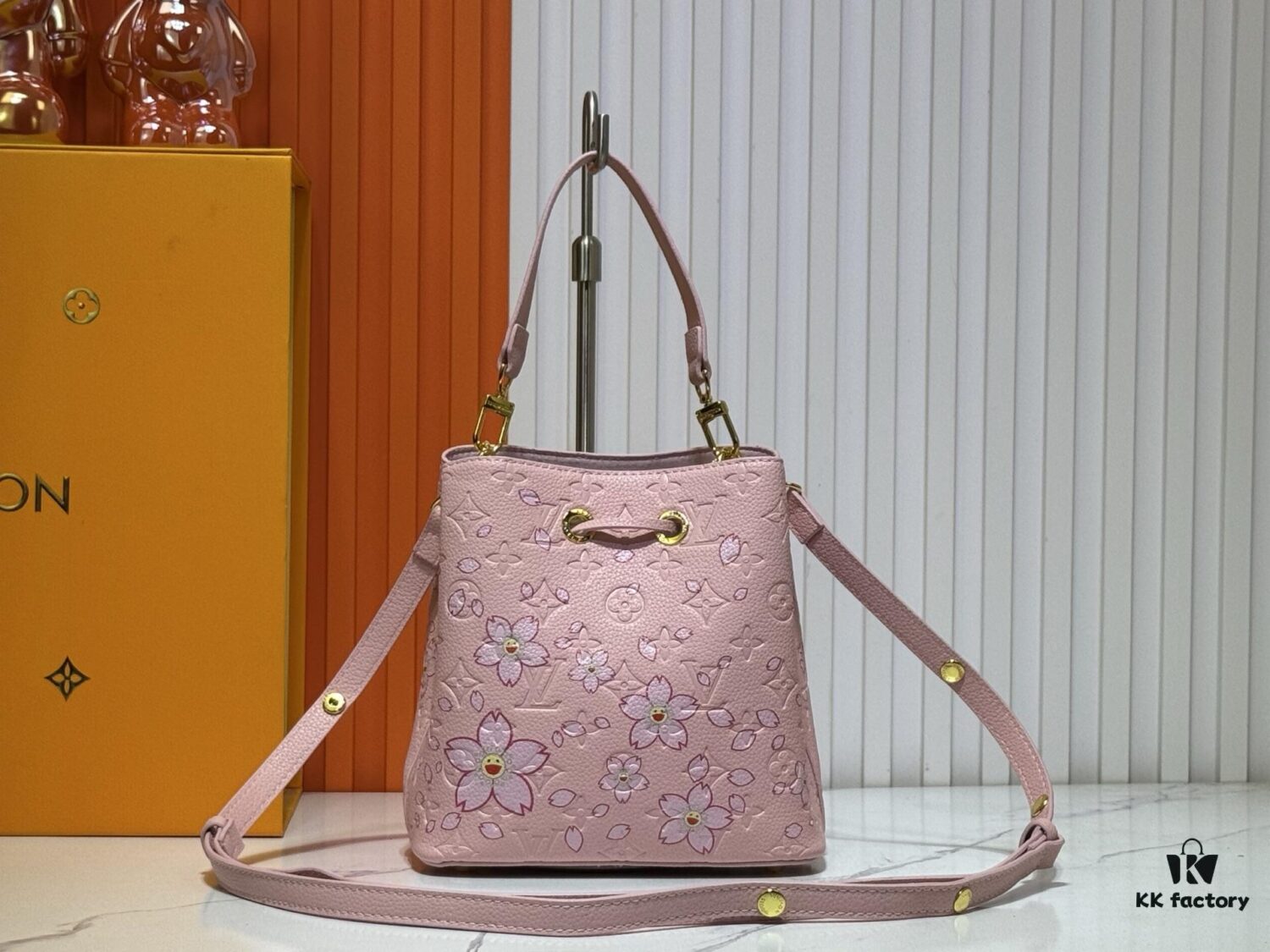 M13676 M44021 NeoNoe BB Bucket Bag from Louis Vuitton × Takashi Murakami Reissue Collection