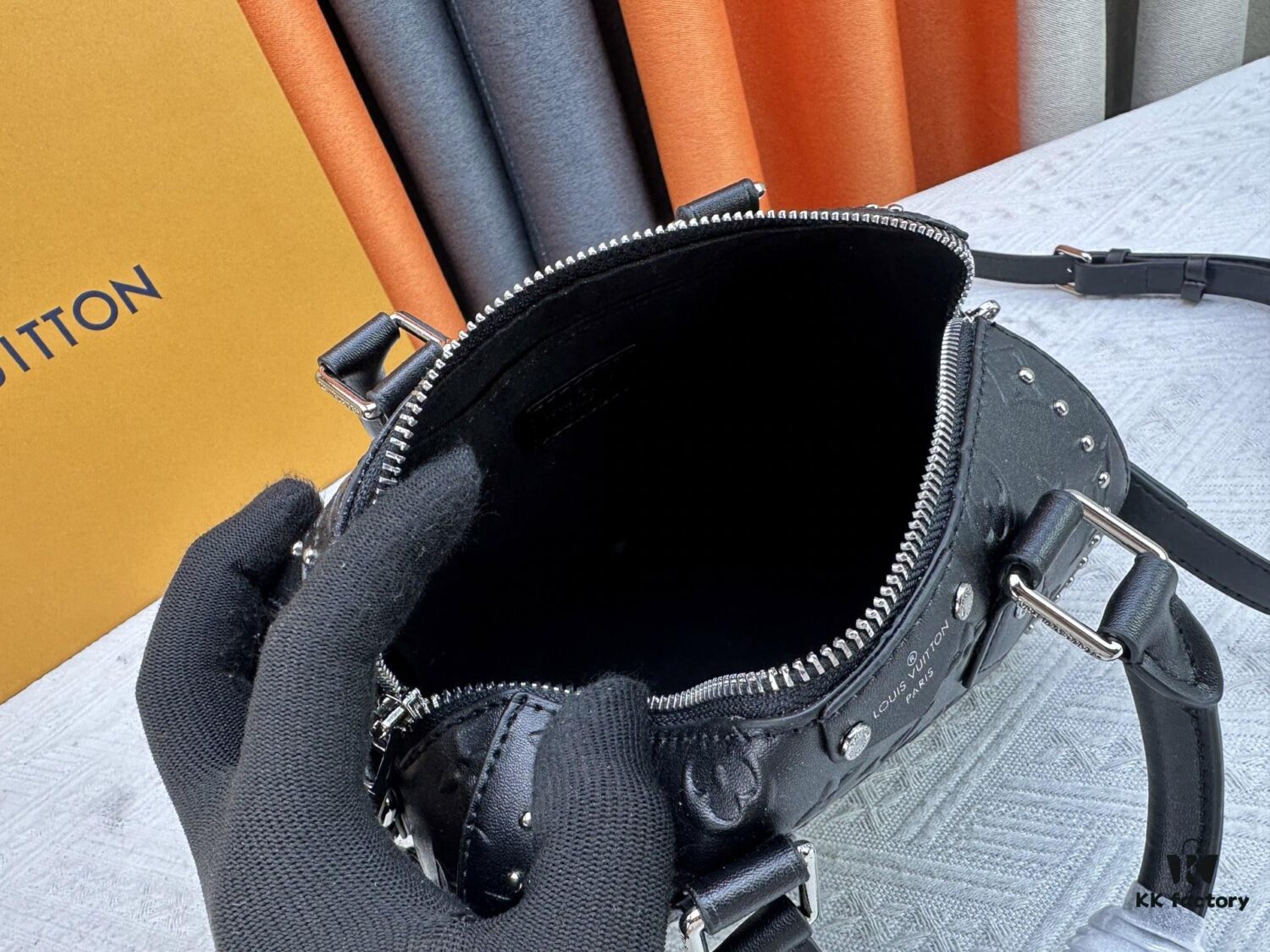 M13146 M14575 Speedy Trunk Handbag