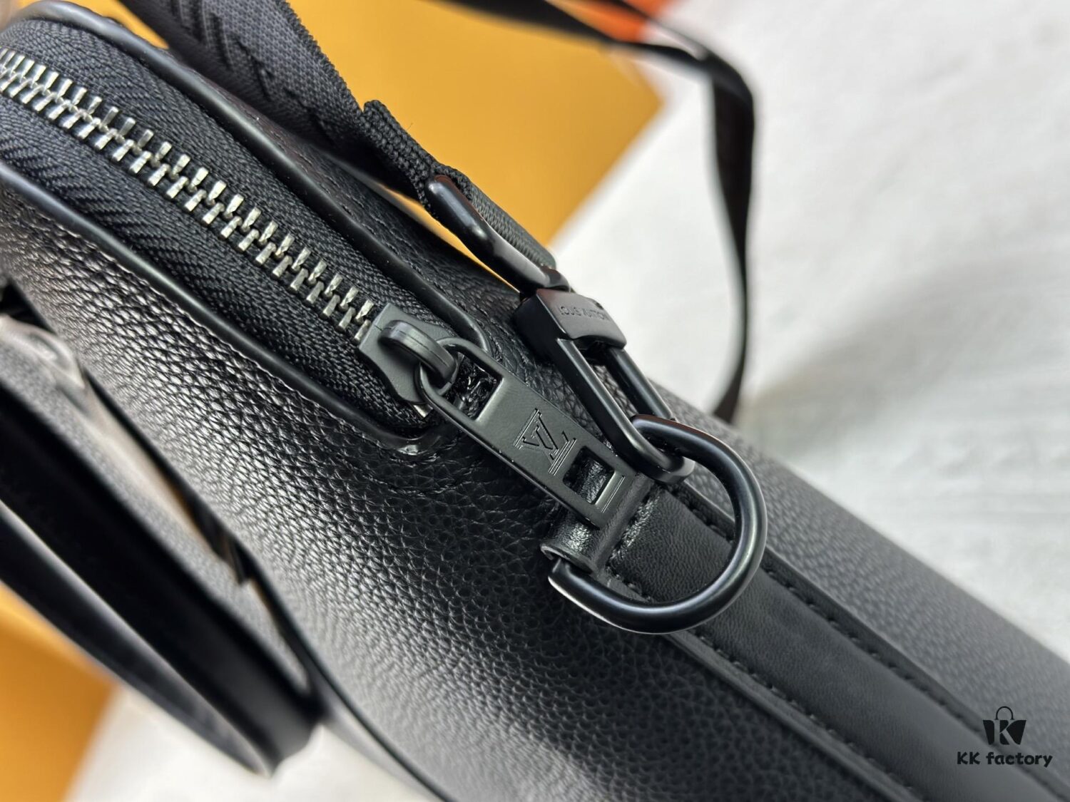 M59159 Black Top-Quality Original Surplus Briefcase