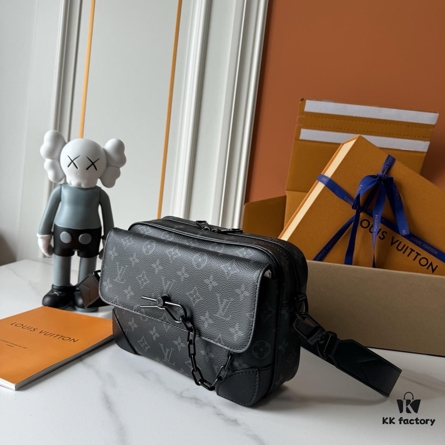 Upgraded M46795 M23742 Black Floral Embossed Men's Latest Steamer Messenger Bag