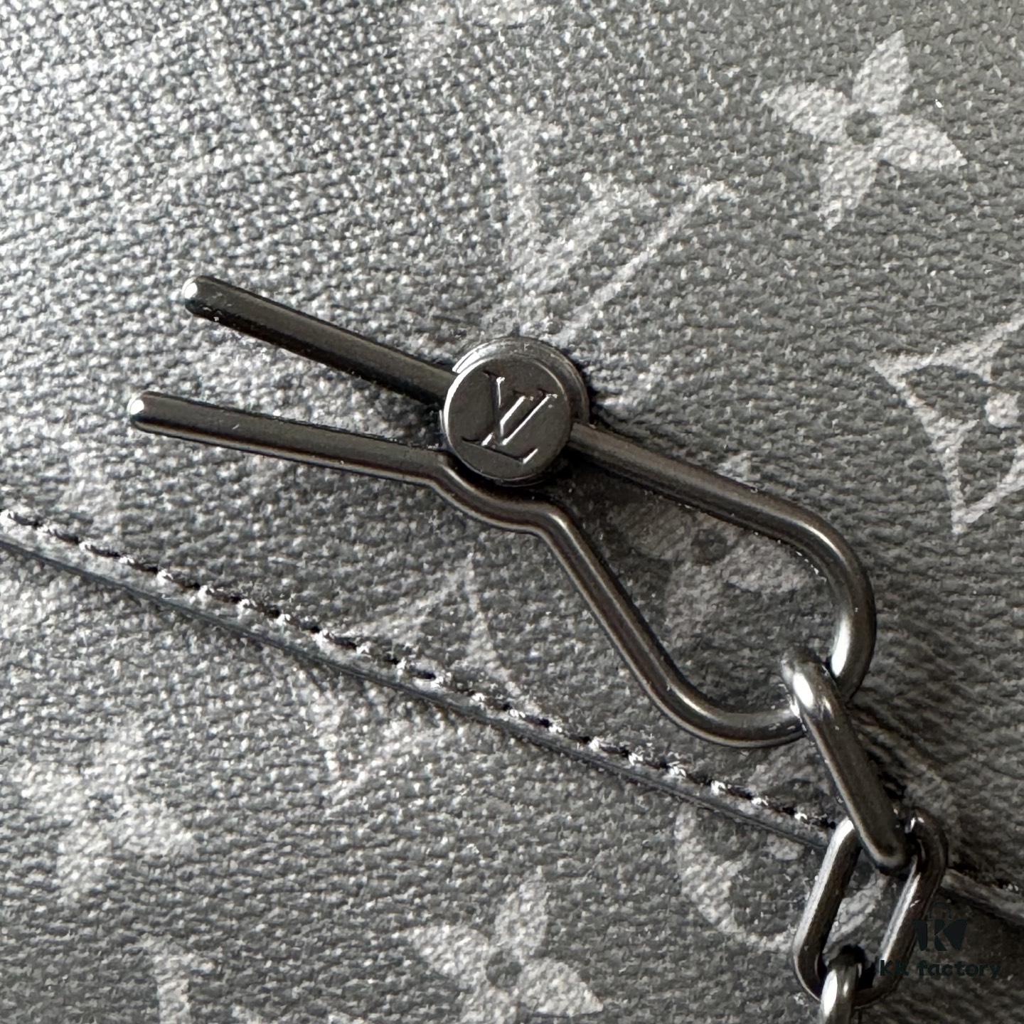 Upgraded M46795 M23742 Black Floral Embossed Men's Latest Steamer Messenger Bag