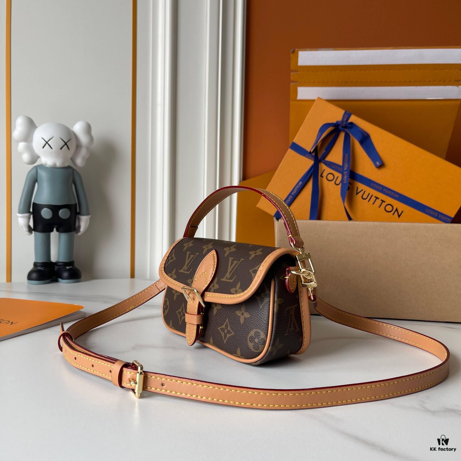 Upgraded Version [Real Photo, Own Background] (Quality Comparison) M14194 M83566 M83300 M45985 M83298 Baguette Bag Series, Details to Follow. White Tricolor