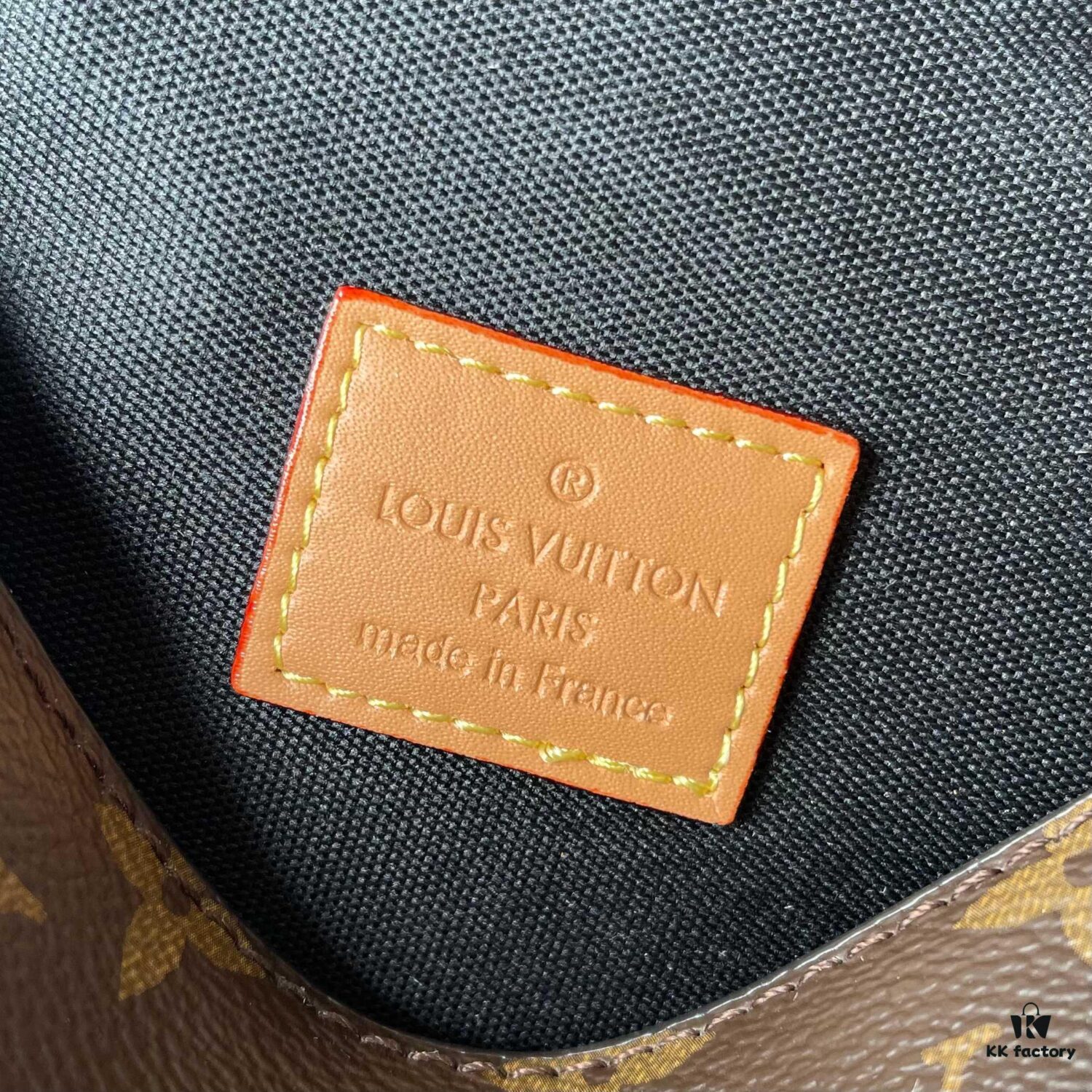 Upgraded Version [Real Photo, Own Background] (Quality Comparison) M14194 M83566 M83300 M45985 M83298 Baguette Bag Series, Details to Follow. White Tricolor