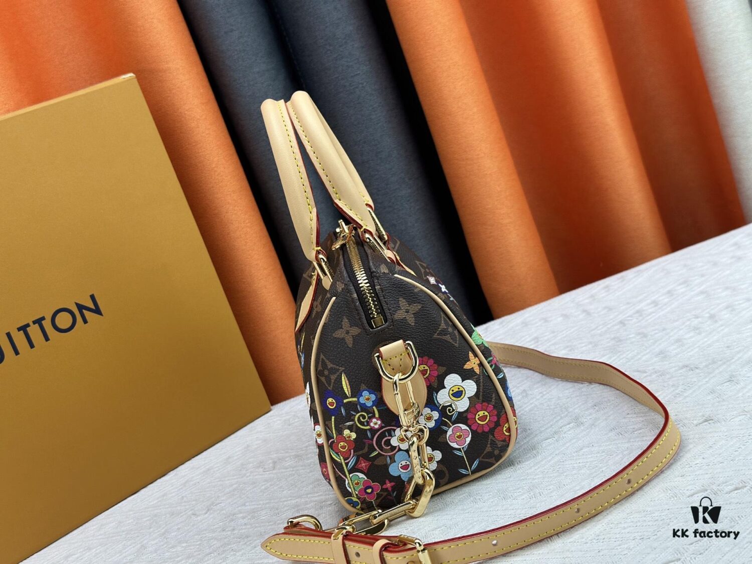 M45957.M58953 Color-Changing Yellow Leather