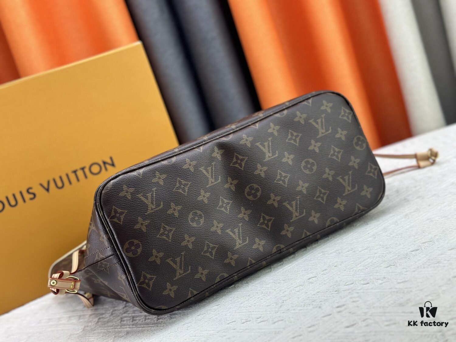 Upgraded Original M13675 M13271 M40995 This Medium Neverfull Bag from the Louis Vuitton x Takashi Murakami Re-Edition Collection