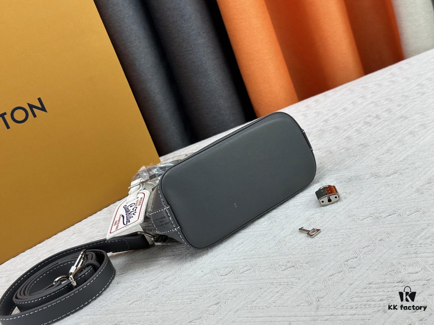 Upgraded Original Embossed Denim [Alma Nano Shell Handbag] M82717 Mini Shell Bag Series New Launch Nano Alma Bag