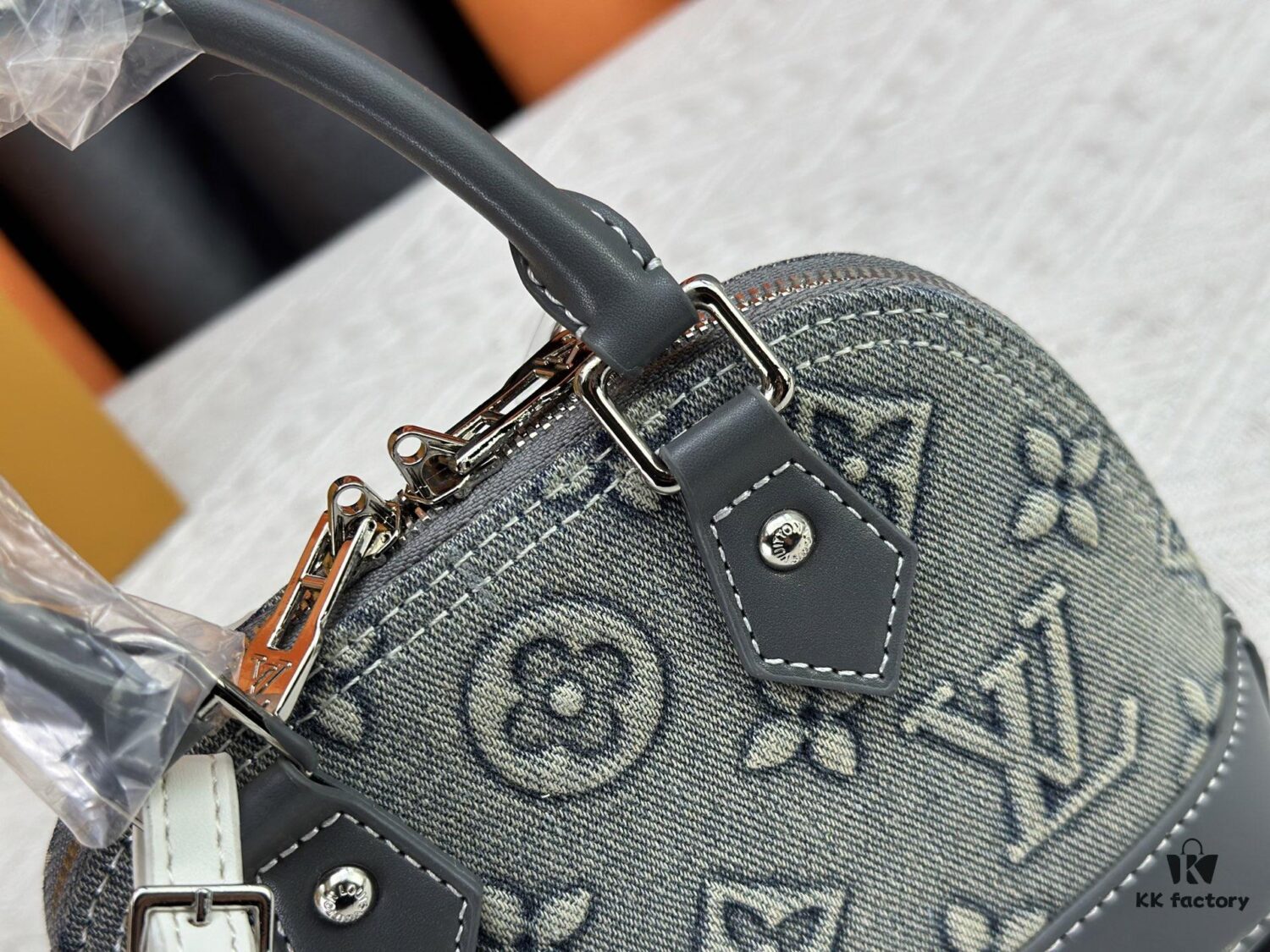 Upgraded Original Embossed Denim [Alma Nano Shell Handbag] M82717 Mini Shell Bag Series New Launch Nano Alma Bag