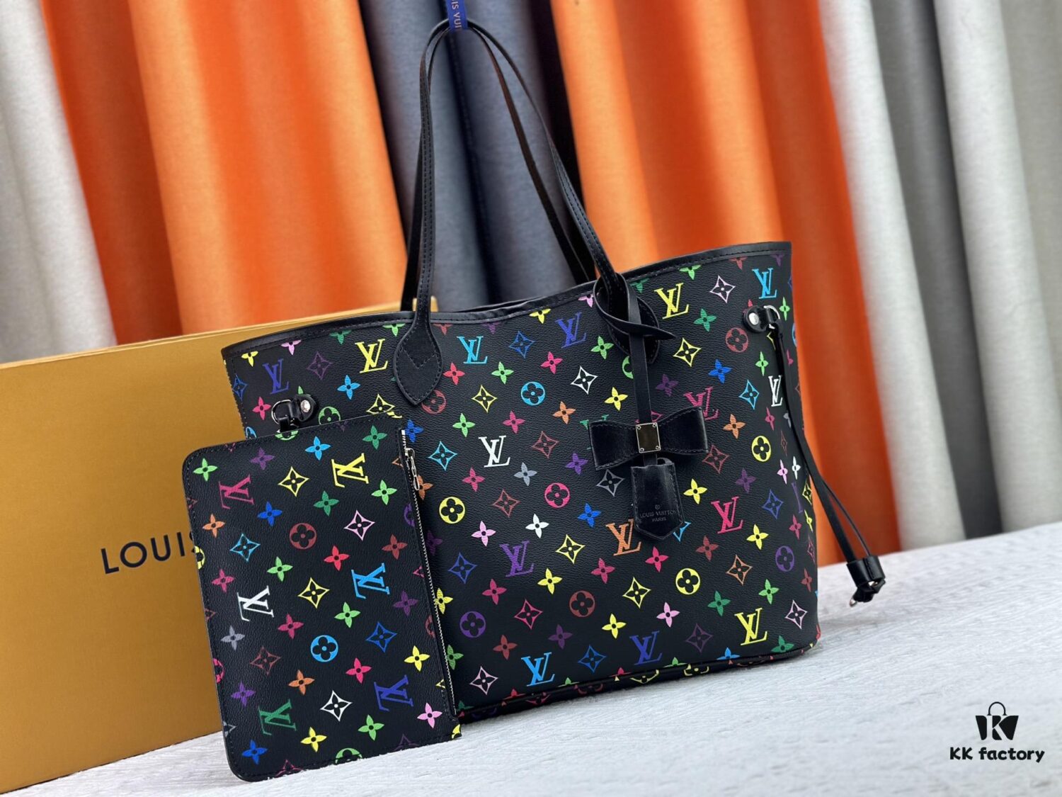 Upgraded Original M13675 M13271 M40995 This Medium Neverfull Bag from Louis Vuitton x Takashi Murakami Re-Edition Collection
