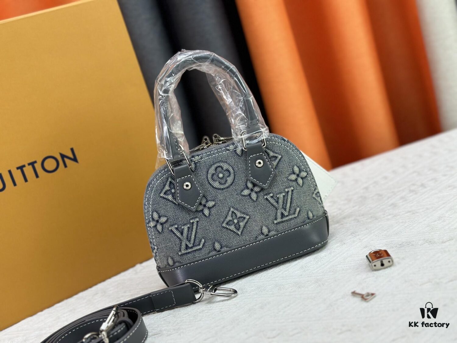 Upgraded Original Embossed Denim [Alma Nano Shell Handbag] M82717 Mini Shell Bag Series New Launch Nano Alma Bag