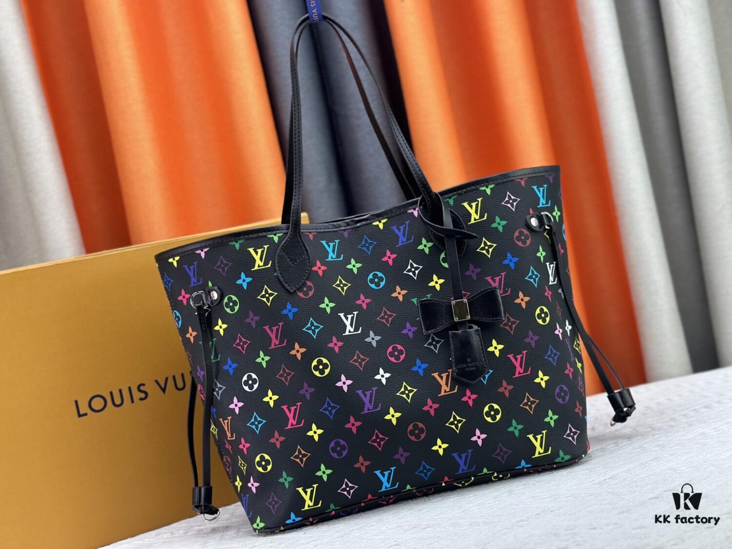 Upgraded Original M13675 M13271 M40995 This Medium Neverfull Bag from Louis Vuitton x Takashi Murakami Re-Edition Collection