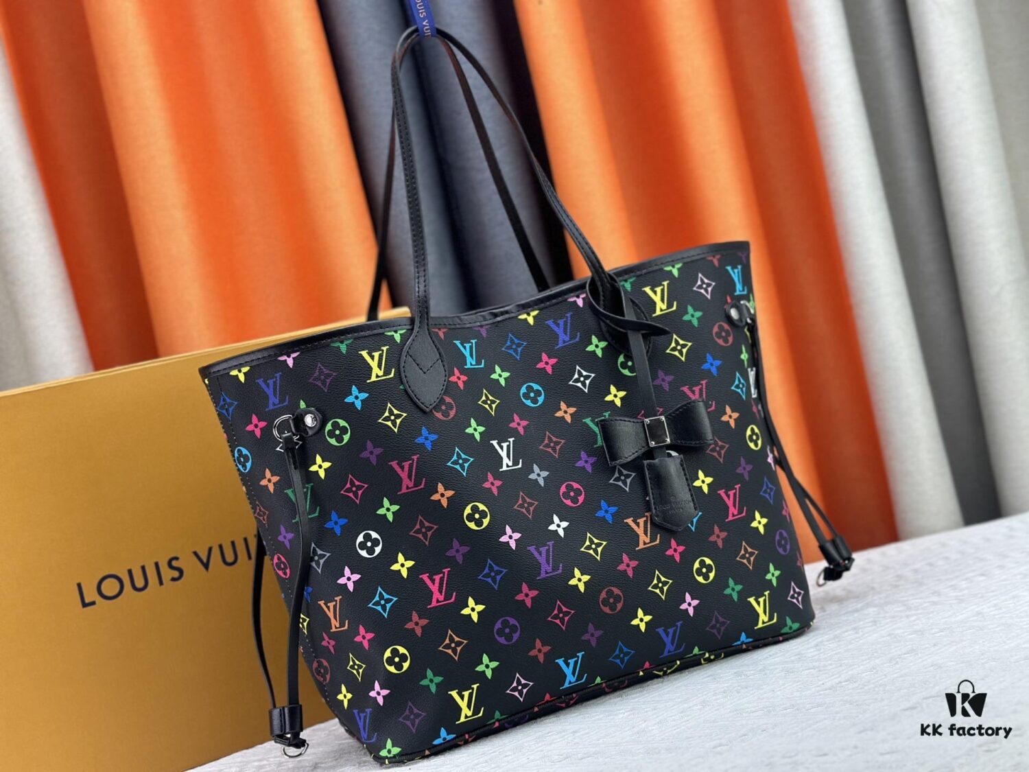 Upgraded Original M13675 M13271 M40995 This Medium Neverfull Bag from Louis Vuitton x Takashi Murakami Re-Edition Collection