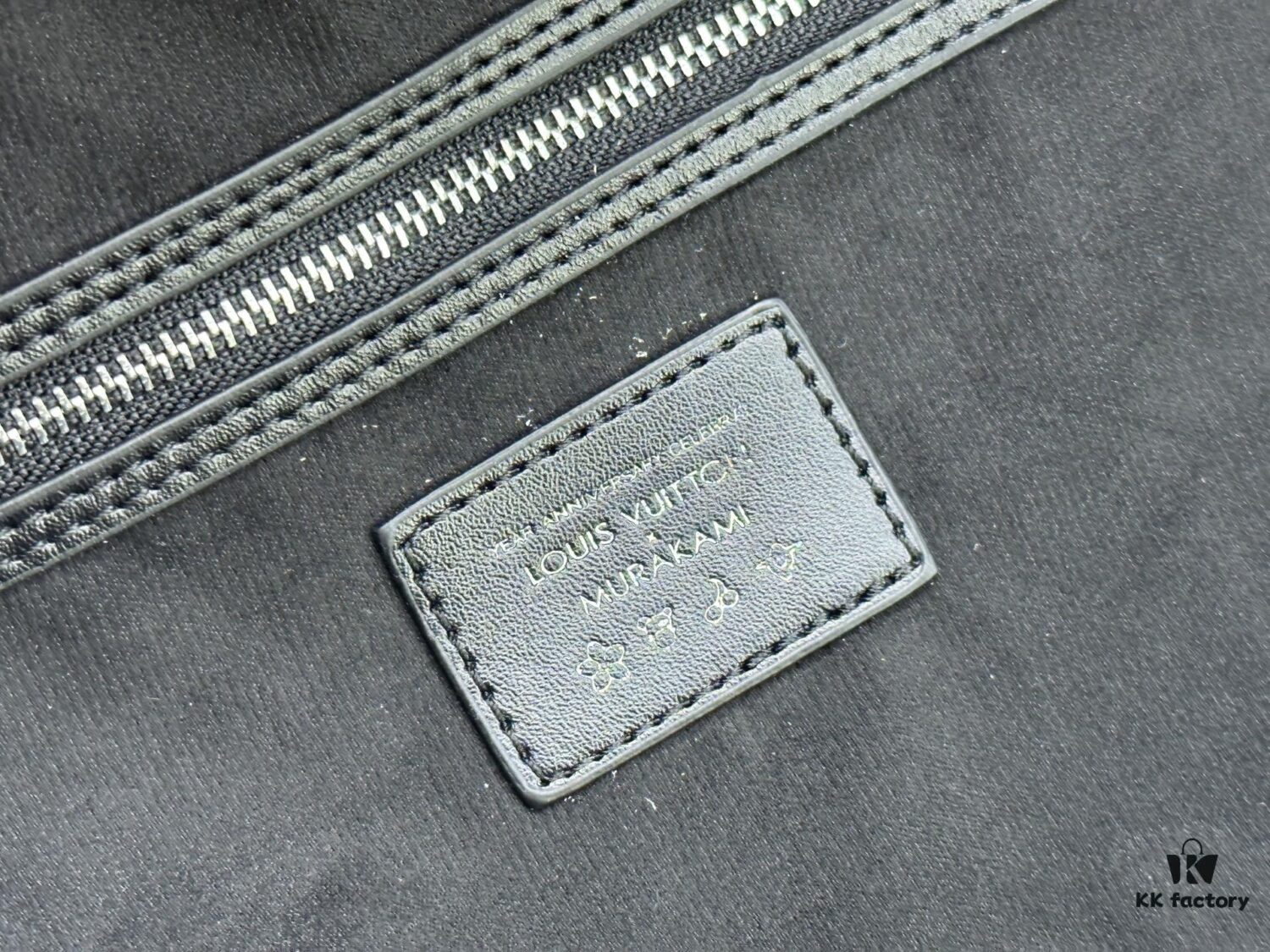 Upgraded Original M13675 M13271 M40995 This Medium Neverfull Bag from Louis Vuitton x Takashi Murakami Re-Edition Collection