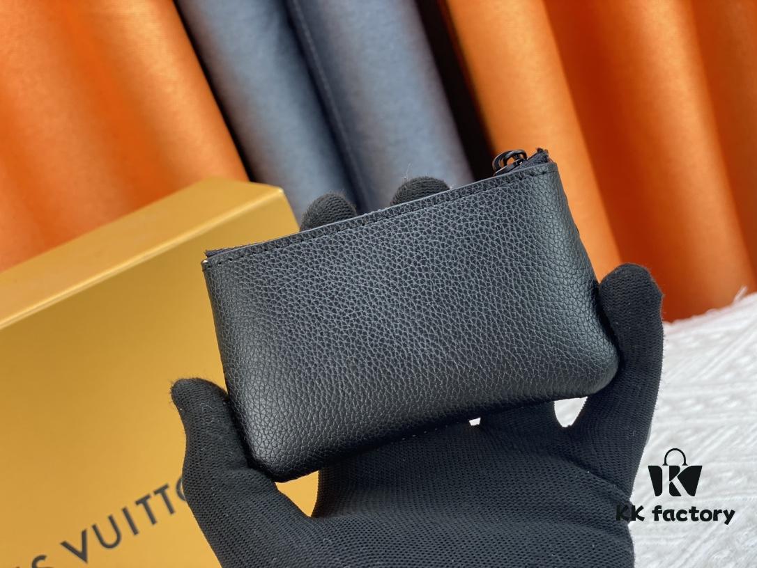 Wallet Top Original [Real Photo, Self Background] This Damier Canvas Small Leather Pouch Can Hold Coins and Keys, Easily Fits into Handbags or Clothing Pockets. Key Ring and Hook Can Be Attached to the D-Rings Found on Most Louis Vuitton Bags. Zipper Closure, Made of Damier Canvas and Embossed Calfskin with Shiny Gold-Tone Metal Accents. Model No. 62650, Dimensions: 12x7cm