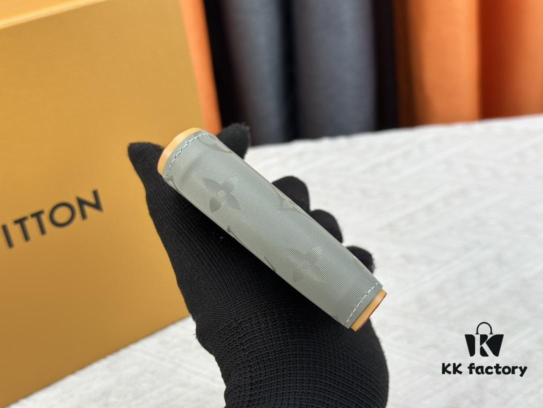 Wallet Model: N60895 M63297 Louis Vuitton Classic Brazza Wallet