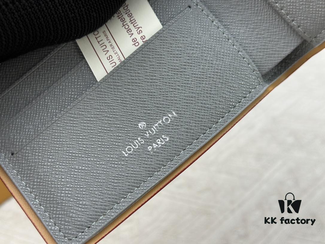 Wallet Model: N60895 M63297 Louis Vuitton Classic Brazza Wallet