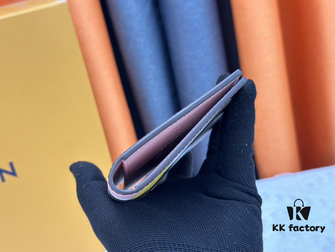 Wallet M60410 Monogram Bird 👏👏 Vivienne Holidays 2022 Collection Passport Holder Celebrating Louis Vuitton's Travel Spirit