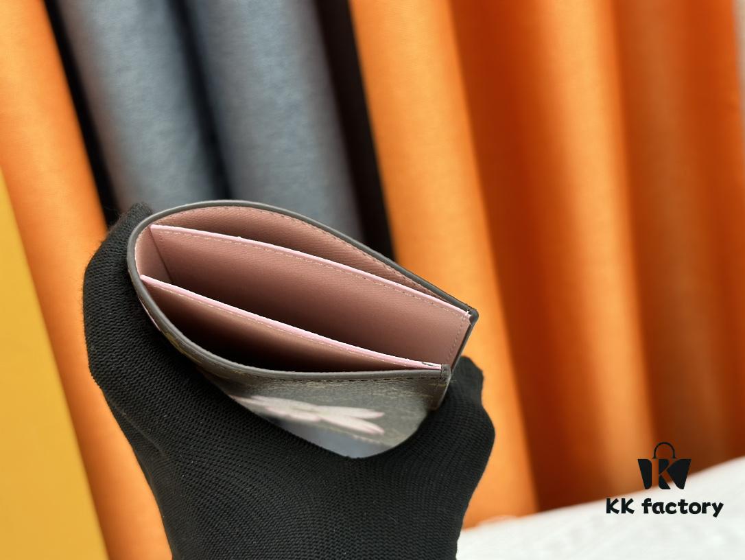 Wallet M60410 Sakura Pink 👏👏 Vivienne Holidays 2022 Collection Passport Holder Celebrates Louis Vuitton's Travel Spirit