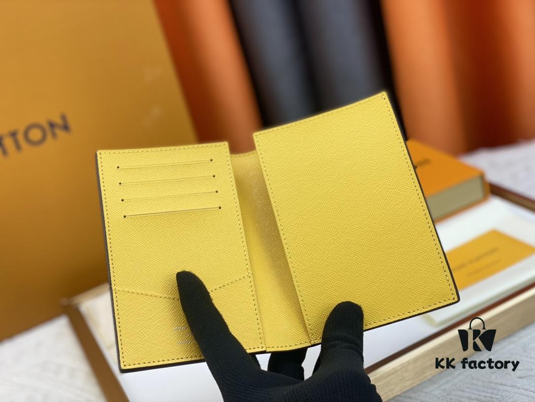 M 81634 👏👏 Vivienne Holidays 2022 Collection Passport Holder Celebrates Louis Vuitton's Travel Spirit