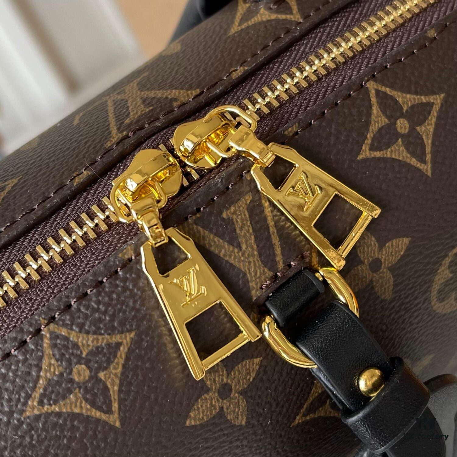 Upgraded Version 160... Premium Quality Original Edition 🦋🦋 M45571 Black / M45531 Pink M56319 M45392 M56319 Petite Malle Souple Handbag