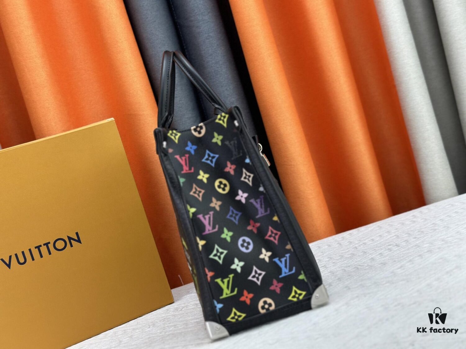 M13079 New White Tricolor LV Louis Vuitton x Murakami Women's Shoulder Bag Tote Bag Size 34