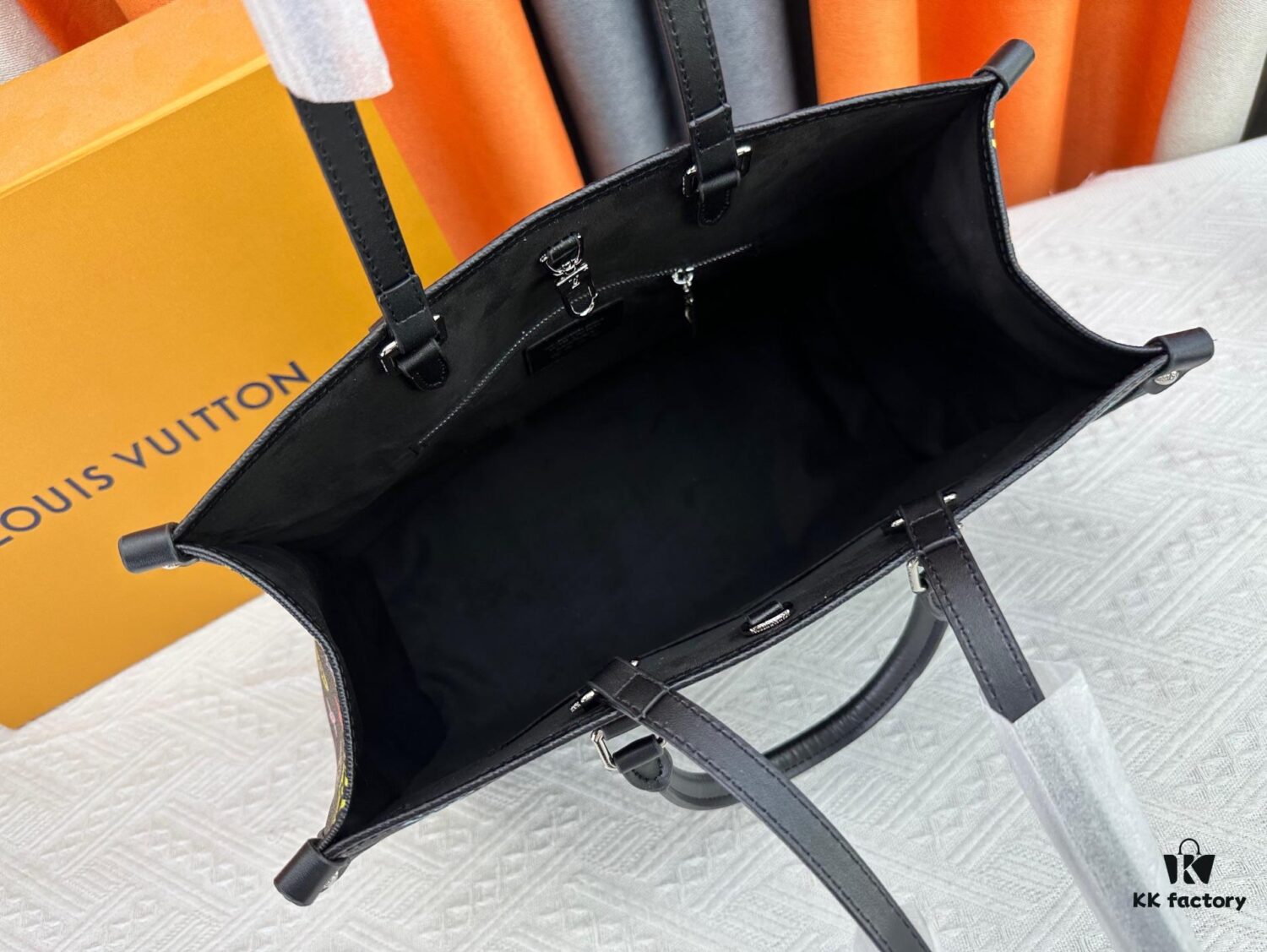 M13079 New White Tricolor LV Louis Vuitton x Murakami Women's Shoulder Bag Tote Bag Size 34