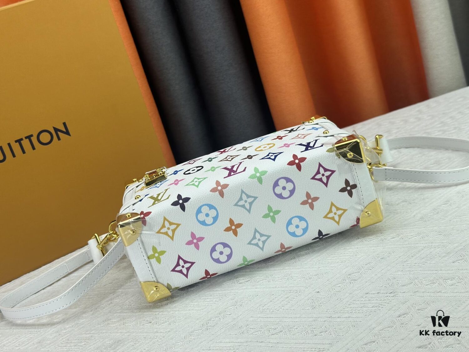 M14046 M46358 Black Tricolor White Tricolor Side Trunk Medium Handbag