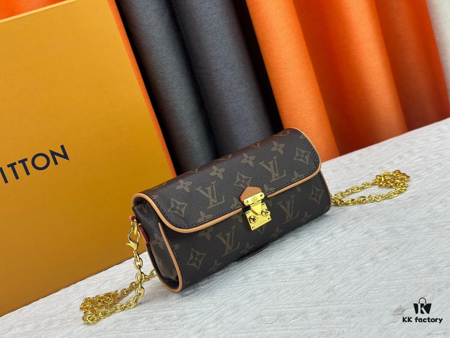 M13566 Pochette Camille Bag in Monogram Canvas