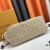 Lambswool, M40995 Medium Shopping Bag 💋💋 Louis Vuitton New Neverfull Redefines the Classic Handbag