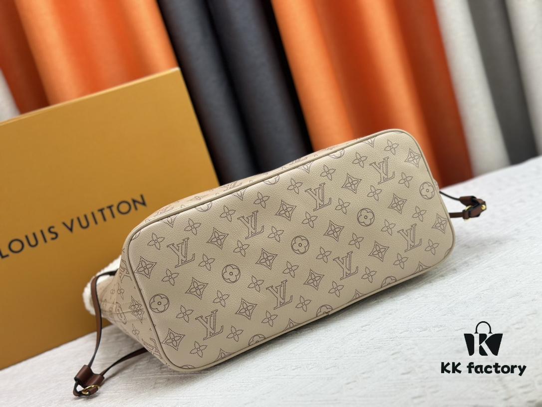 Lambswool, M40995 Medium Shopping Bag 💋💋 Louis Vuitton New Neverfull Redefines the Classic Handbag