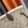 Lambswool, M40995 Medium Shopping Bag 💋💋 Louis Vuitton New Neverfull Redefines the Classic Handbag
