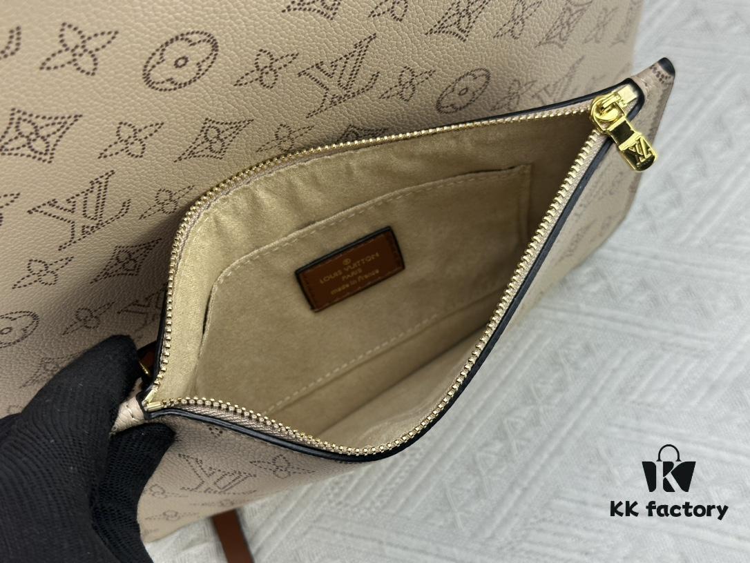 Lambswool, M40995 Medium Shopping Bag 💋💋 Louis Vuitton New Neverfull Redefines the Classic Handbag
