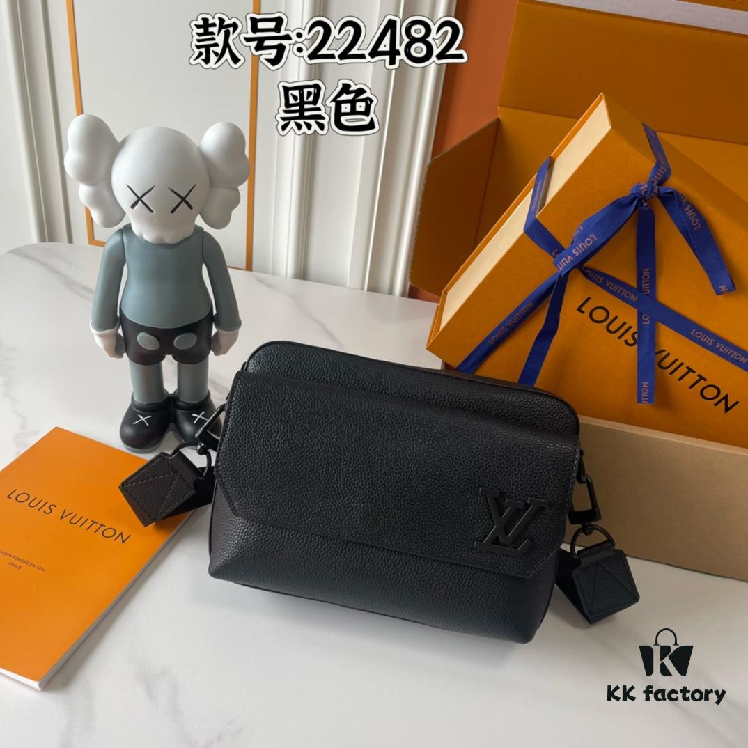 Upgraded 190 M22482 M22611 Latest Fastline Messenger Bag in Soft Cowhide Leather