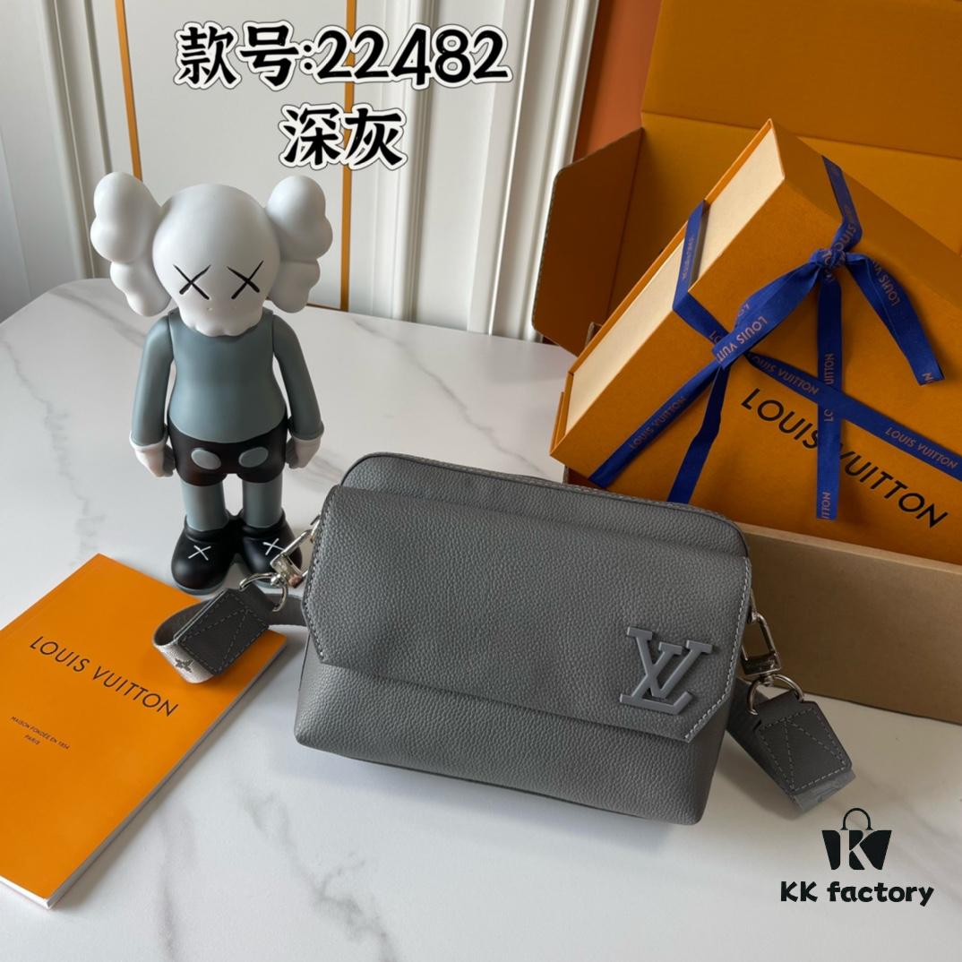 Upgraded 190 M22482 M22611 Latest Fastline Messenger Bag in Soft Cowhide Leather