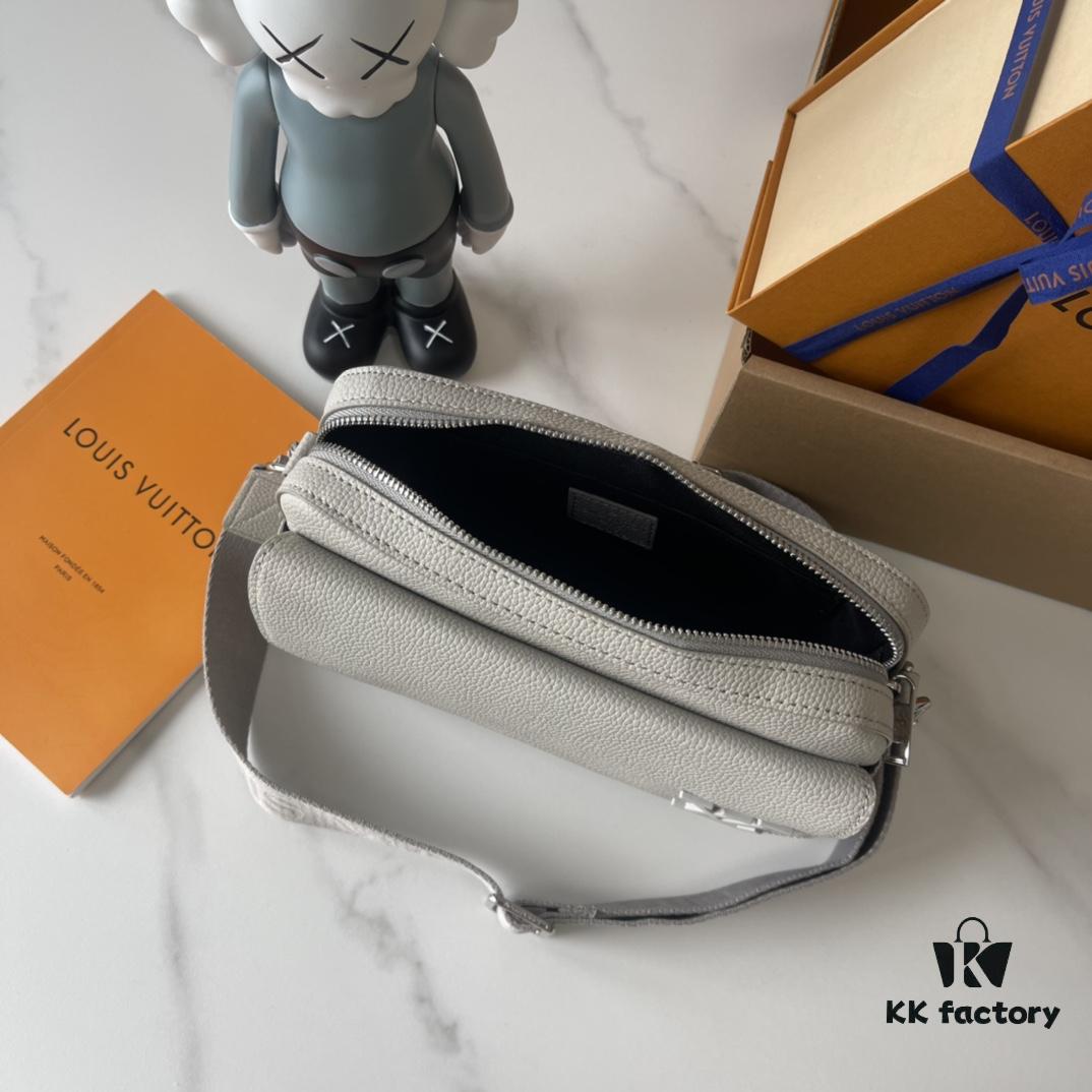 Upgraded 190 M22482 M22611 Latest Fastline Messenger Bag in Soft Cowhide Leather