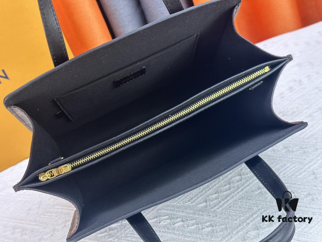 Louis Vuitton Women's Bag Fall/Winter 2024 Model M11789