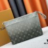 New Arrival 'Louis Vuitton' Clutch Bag M11545 Gray-Green LOUIS VUITTON Pochette Voyage Zip Closure with Letter Logo, Leather Unisex Clutch for Men and Women, Multiple Colors