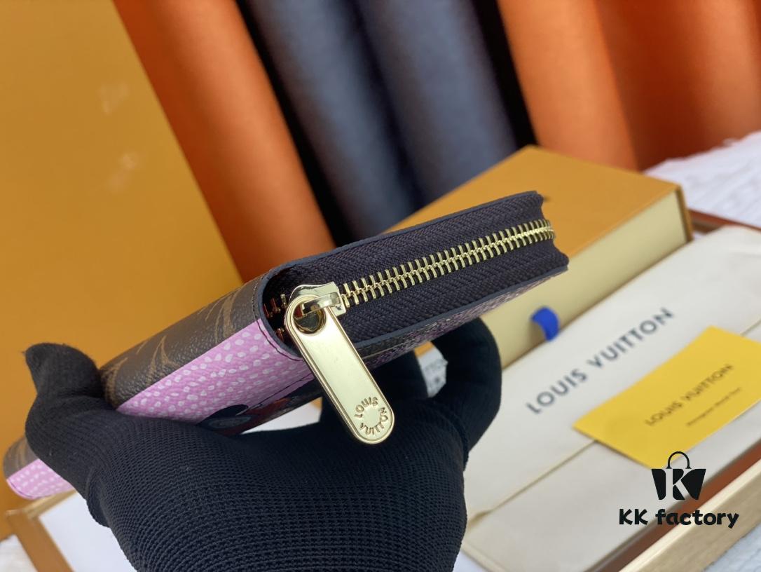 M81630. 👏👏Vivienne Holidays 2022 Collection Limited Edition Zippy Single Compartment Wallet, Showcasing Louis Vuitton's Travel Heritage