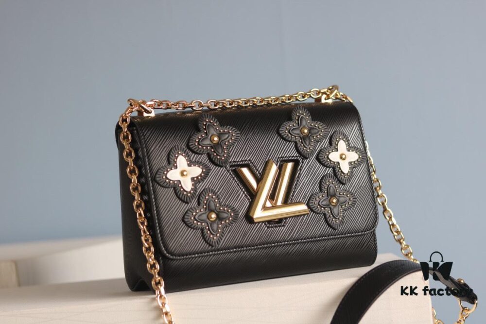 New Arrival [Rose] Top-Quality Authentic Version [Rose]... Even More Beautiful in Real Life [Kiss][Kiss] LV's Hottest Twist Denim Medium Bag Now Available 💃