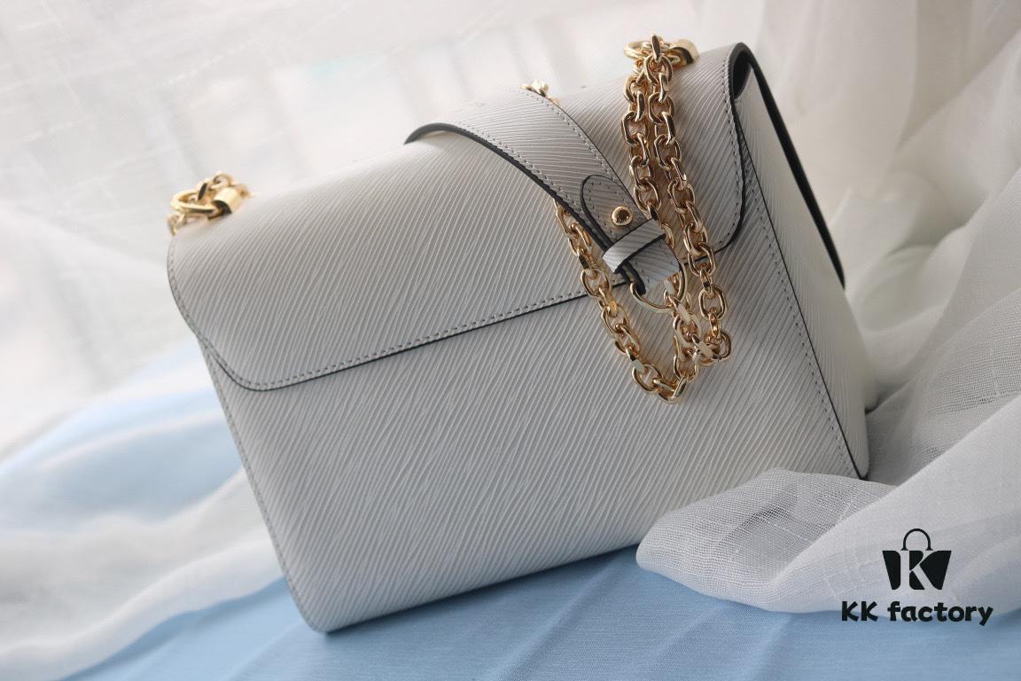 New Arrival [Rose] Top Quality Original Version [Rose]... Even More Beautiful in Real Life [Kiss][Kiss] LV's Hottest Twist Denim Medium Bag Released 💃 Flower Tinsel Design from Louis Vuitton Haute Collection, Model No. 50313, 50280, 50282 (Large Size), Compare and Choose the Genuine One with Internal Code: 0088 [Sun][Sun]