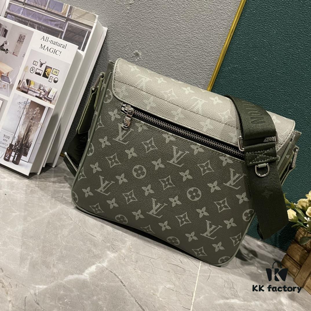 Upgraded Version 180 M11593 M46255 Gradient Green Gradient Blue Exclusive Men's Free Shipping Crossbody Bag District Mini Crossbody Bag