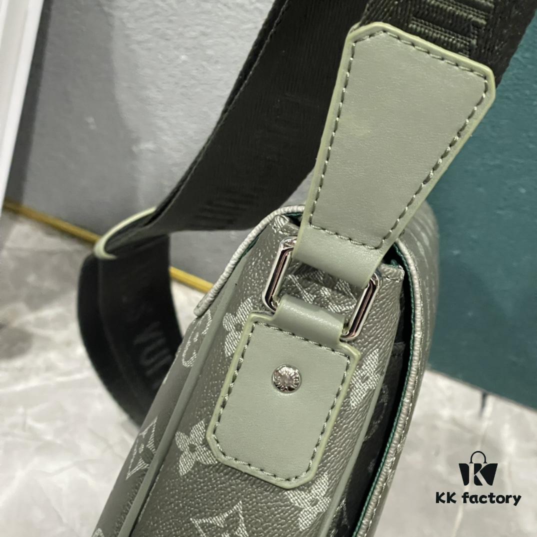 Upgraded Version 180 M11593 M46255 Gradient Green Gradient Blue Exclusive Men's Free Shipping Crossbody Bag District Mini Crossbody Bag